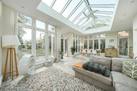189 Ember Lane, East Molesey, KT8 0BU