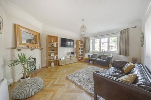 189 Ember Lane, East Molesey, KT8 0BU