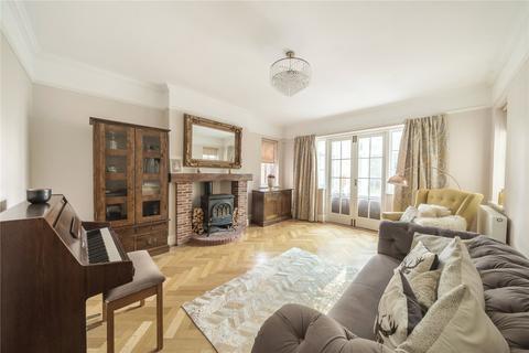 189 Ember Lane, East Molesey, KT8 0BU