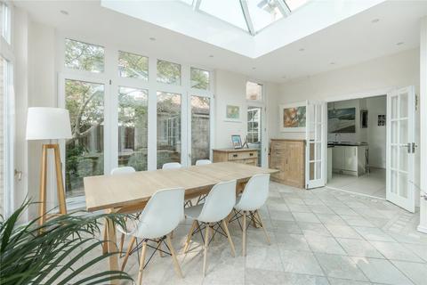 189 Ember Lane, East Molesey, KT8 0BU
