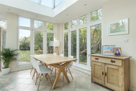 189 Ember Lane, East Molesey, KT8 0BU