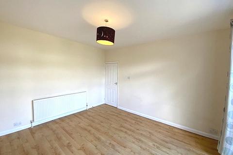 3 bedroom terraced house to rent, Thornhill Road, Surbiton KT6