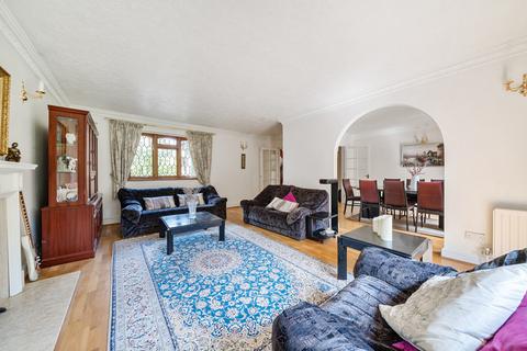 3 Wood Drive, Chislehurst, BR7 5EU