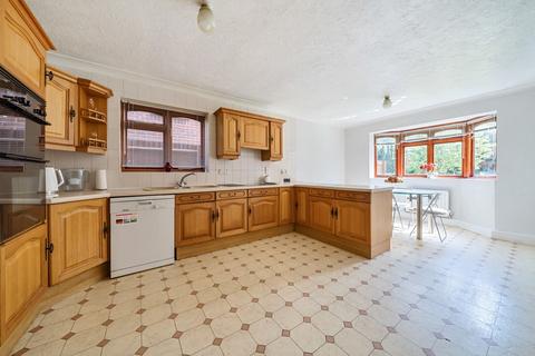 3 Wood Drive, Chislehurst, BR7 5EU