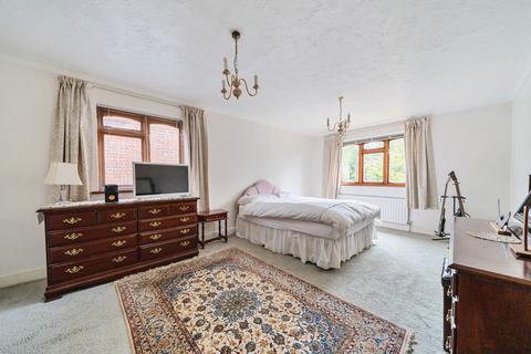 3 Wood Drive, Chislehurst, BR7 5EU