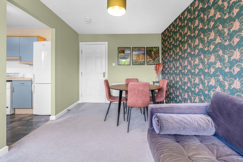 Inglis Green Rigg, Kingsknowe... 2 bed flat £1,375 pcm (£317 pw)