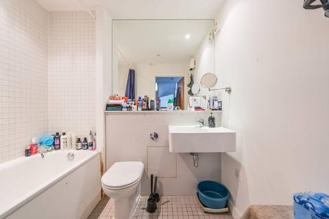 2 bedroom flat for sale, The Renovation, Woolwich Manor Way, Silvertown, London, E16