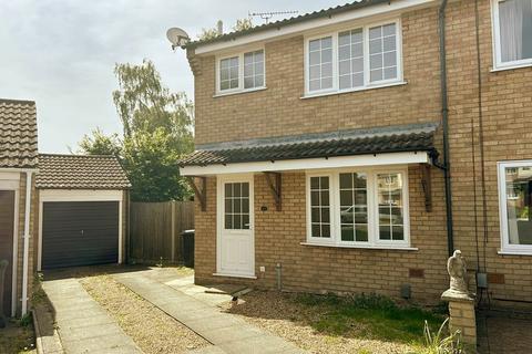 3 bedroom semi-detached house to rent, Coleness Road, Suffolk IP3