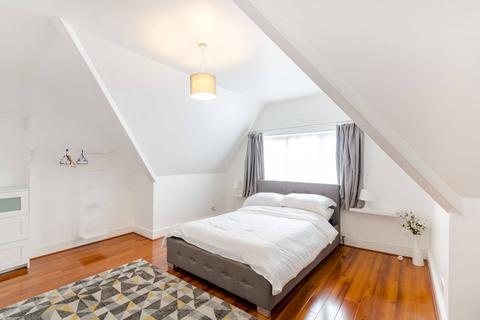 3 bedroom flat to rent, Albert Road, South Norwood, London, SE25
