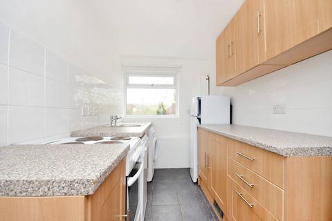 1 bedroom flat to rent, Warren Road, Guildford, GU1