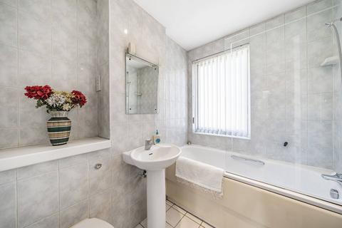 49 Plover Way, London, SE16 7TS