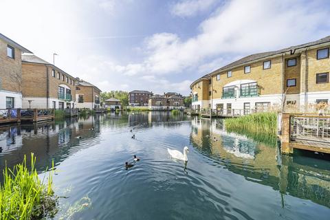 49 Plover Way, London, SE16 7TS