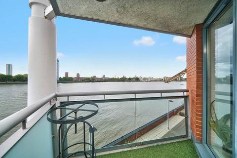 2 bedroom flat to rent, Crews Street, Canary Wharf, E14