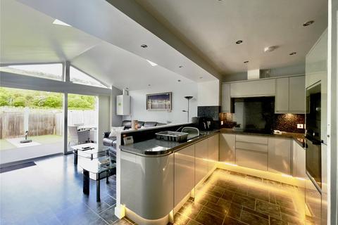 25 Kirk Crescent, Old Kilpatrick, Glasgow, G60 5NJ