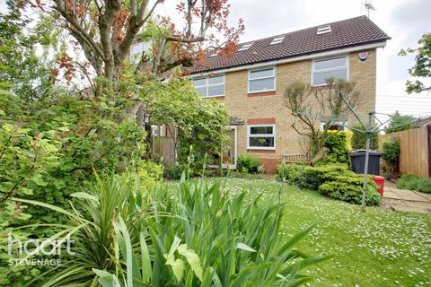 71 Ayr Close, Stevenage, SG1 5RZ