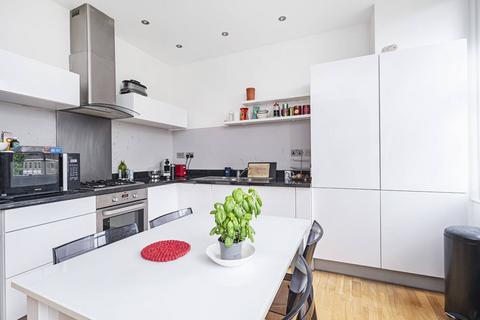 2 bedroom flat for sale, Whittington Apartments, Stepney, London, E1