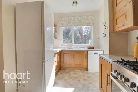 3 bedroom semi-detached house to rent, Southey Street, NG7