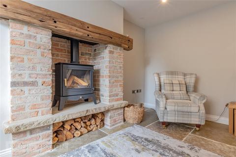 152 Chew Valley Road, Greenfield, Oldham, OL3 7DD