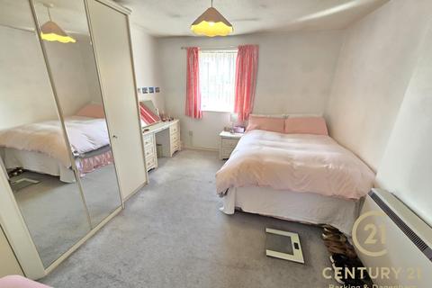 1 bedroom apartment for sale, Gurney Close