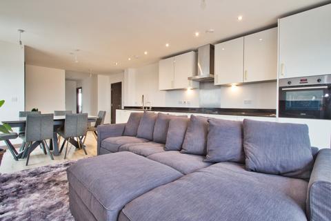 2 bedroom penthouse to rent, Sydney Road, Watford WD18