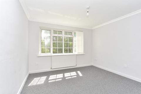 31 Lakeside, Snodland, ME6 5LD