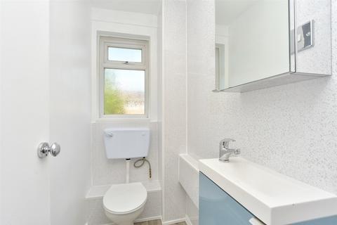 31 Lakeside, Snodland, ME6 5LD