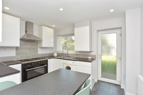 31 Lakeside, Snodland, ME6 5LD