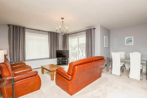 2 bedroom apartment for sale, Eastern Esplanade, Thorpe Bay, Southend-On-Sea, Essex, SS1