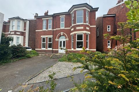 5 bedroom detached house for sale, Walmer road Southport PR8 4SX