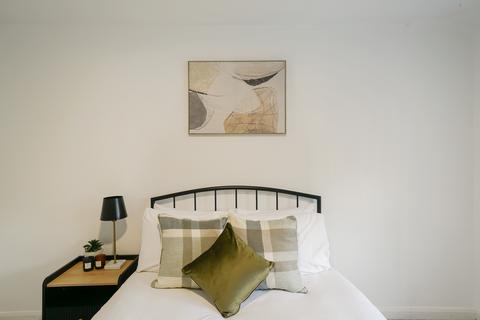 1 bedroom in a house share to rent, Avalon Road, London W13