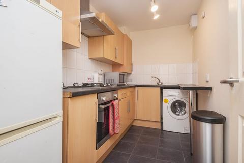 3 bedroom flat to rent, 2285L- St Clair Road, Edinburgh, EH6 8JJ