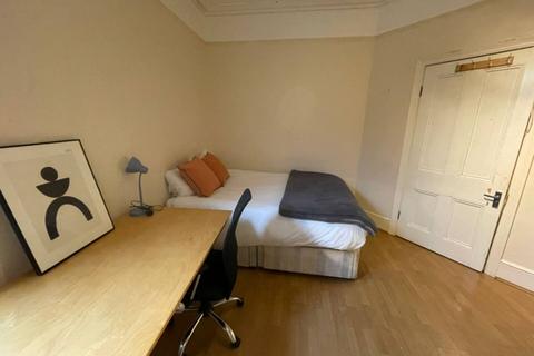 2 bedroom house share to rent, Northcote Avenue, London W5