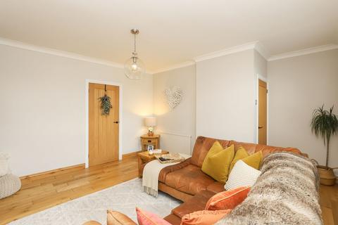28 Lamb Drive, Sheffield, S5 8LT