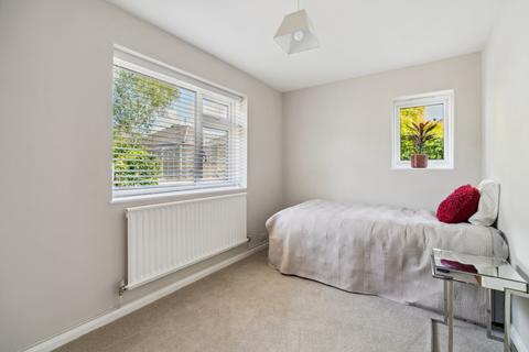 35 Kings Close, Chalfont St Giles, HP8 4HW