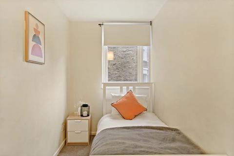 1 bedroom in a house share to rent, Chippenham Road, London W9