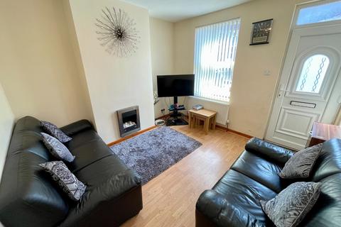 2 bedroom terraced house for sale, St. Peters Road, Luton, Bedfordshire, LU1 1PG