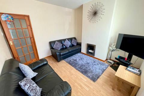 2 bedroom terraced house for sale, St. Peters Road, Luton, Bedfordshire, LU1 1PG