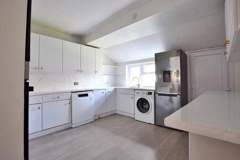 2 bedroom ground floor flat for sale, Sylvan Avenue, Wood Green, London. N22