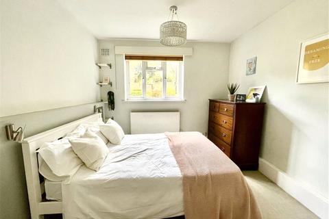 3 bedroom apartment for sale, Between The Commons, Wandsworth, London, SW12