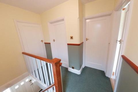 3 bedroom semi-detached house to rent, Fountains Road, Luton LU3