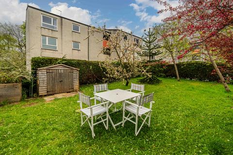 21 Bughtlin Place, Edinburgh, EH12 8UY