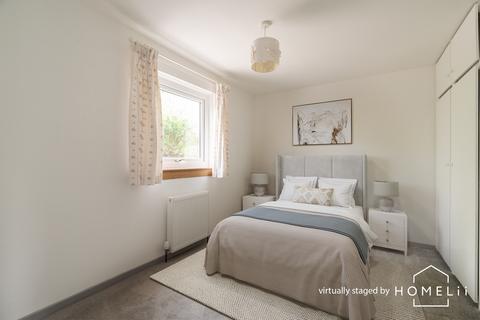 21 Bughtlin Place, Edinburgh, EH12 8UY
