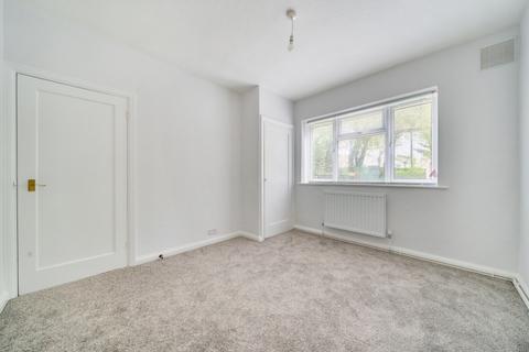 2 bedroom flat to rent, Redesdale Gardens Isleworth TW7