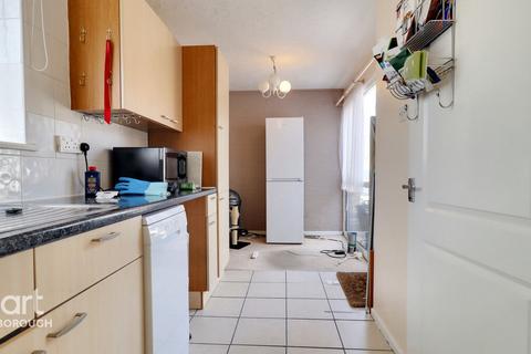 118 Barnstock, Bretton, Peterborough, PE3 8EL