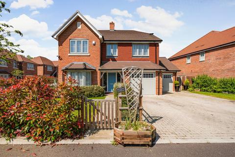 4 bedroom detached house for sale, Ragmoor Close, Reading RG7