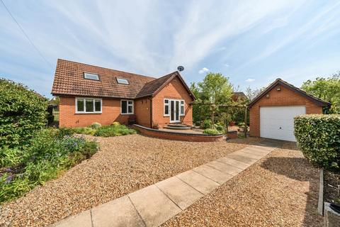 3 bedroom detached bungalow for sale, Springfield Drive, Bromham