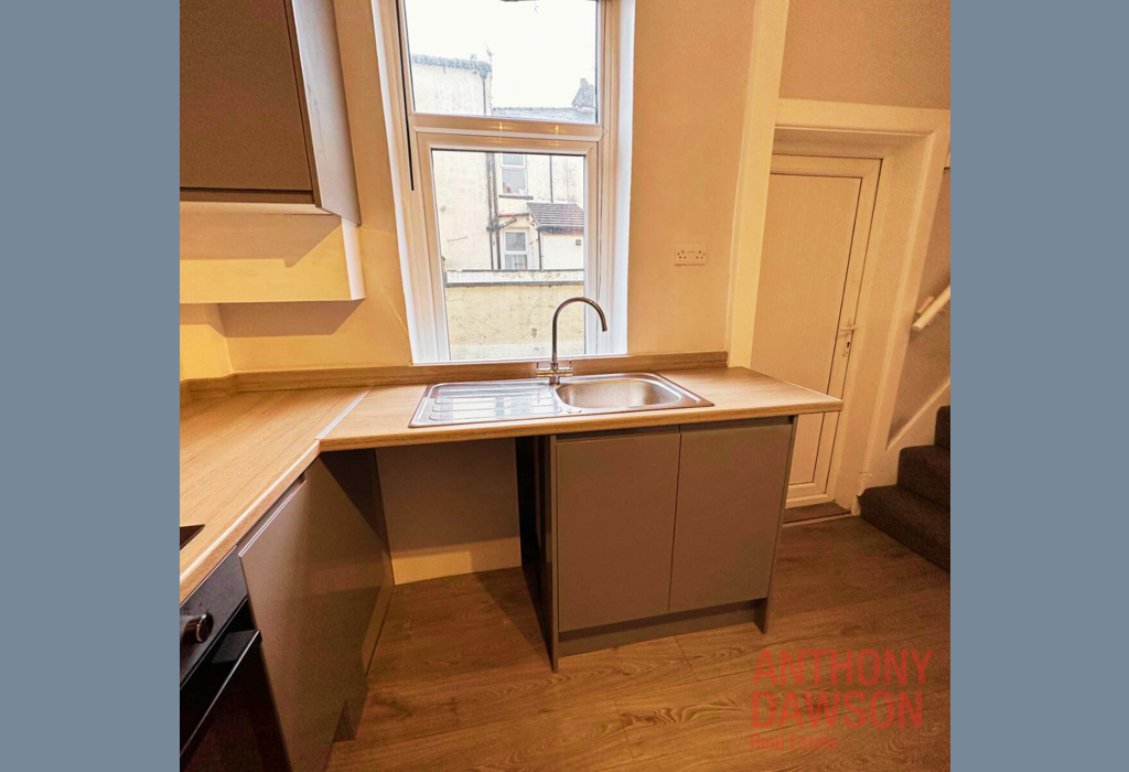 Hufling Lane, Burnley, Lancashire 2 bed terraced house £650 pcm (£150 pw)