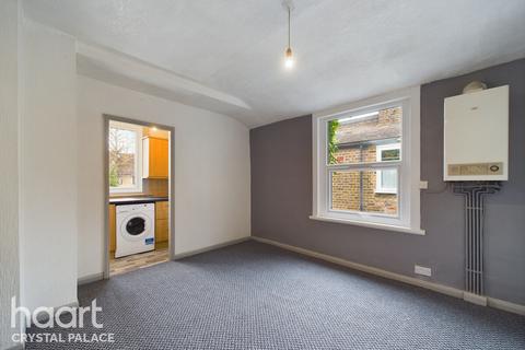 2 bedroom flat for sale, Malyons Road, LONDON