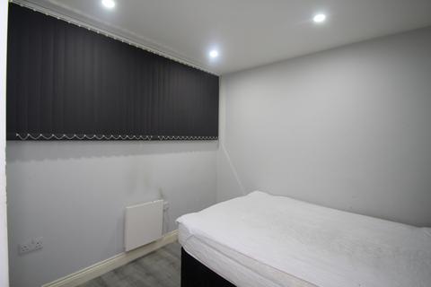 1 bedroom flat to rent, Low Lane, Horsforth, Leeds, West Yorkshire, LS18