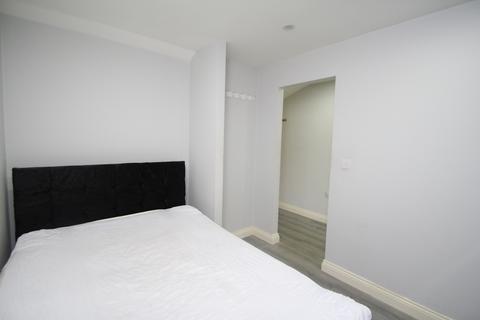 1 bedroom flat to rent, Low Lane, Horsforth, Leeds, West Yorkshire, LS18